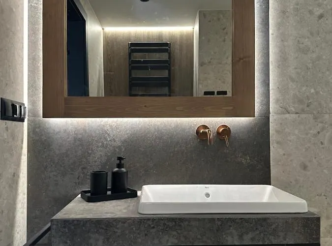 Coffee And Croissant Apartament